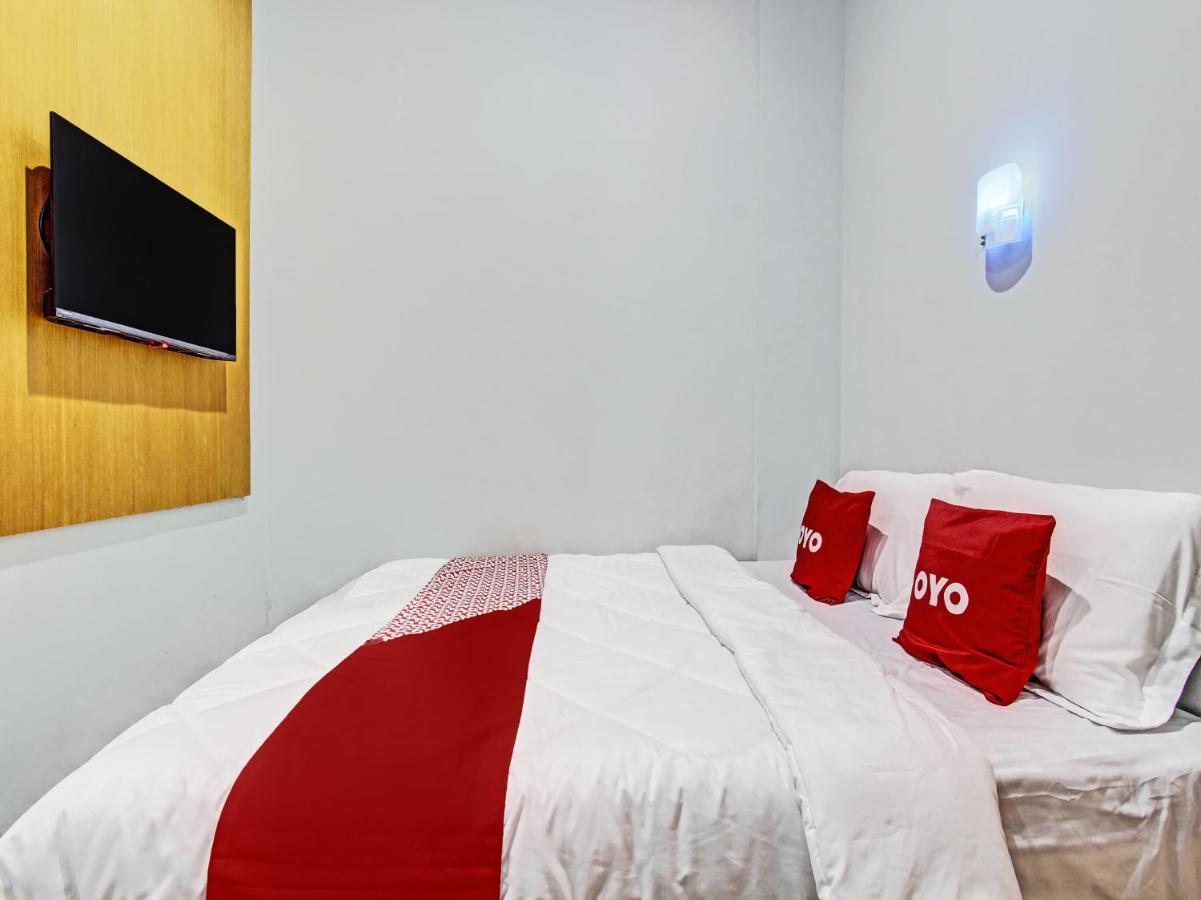 Oyo 91686 Triple S Hotel Malioboro Γιογκιακάρτα Εξωτερικό φωτογραφία