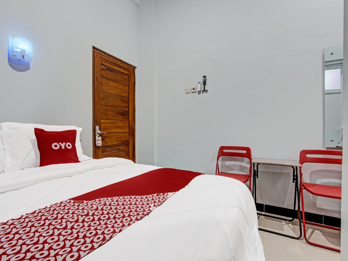 Oyo 91686 Triple S Hotel Malioboro Γιογκιακάρτα Εξωτερικό φωτογραφία