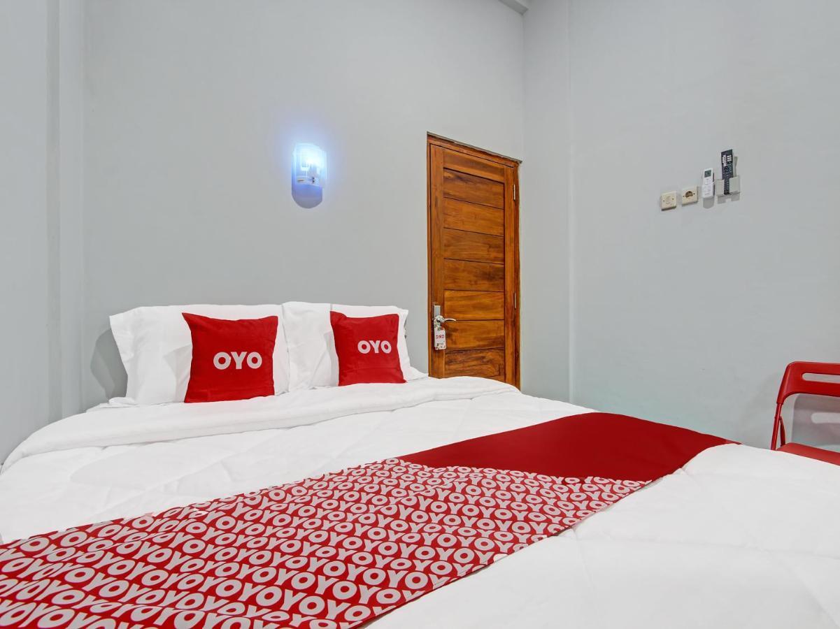 Oyo 91686 Triple S Hotel Malioboro Γιογκιακάρτα Εξωτερικό φωτογραφία
